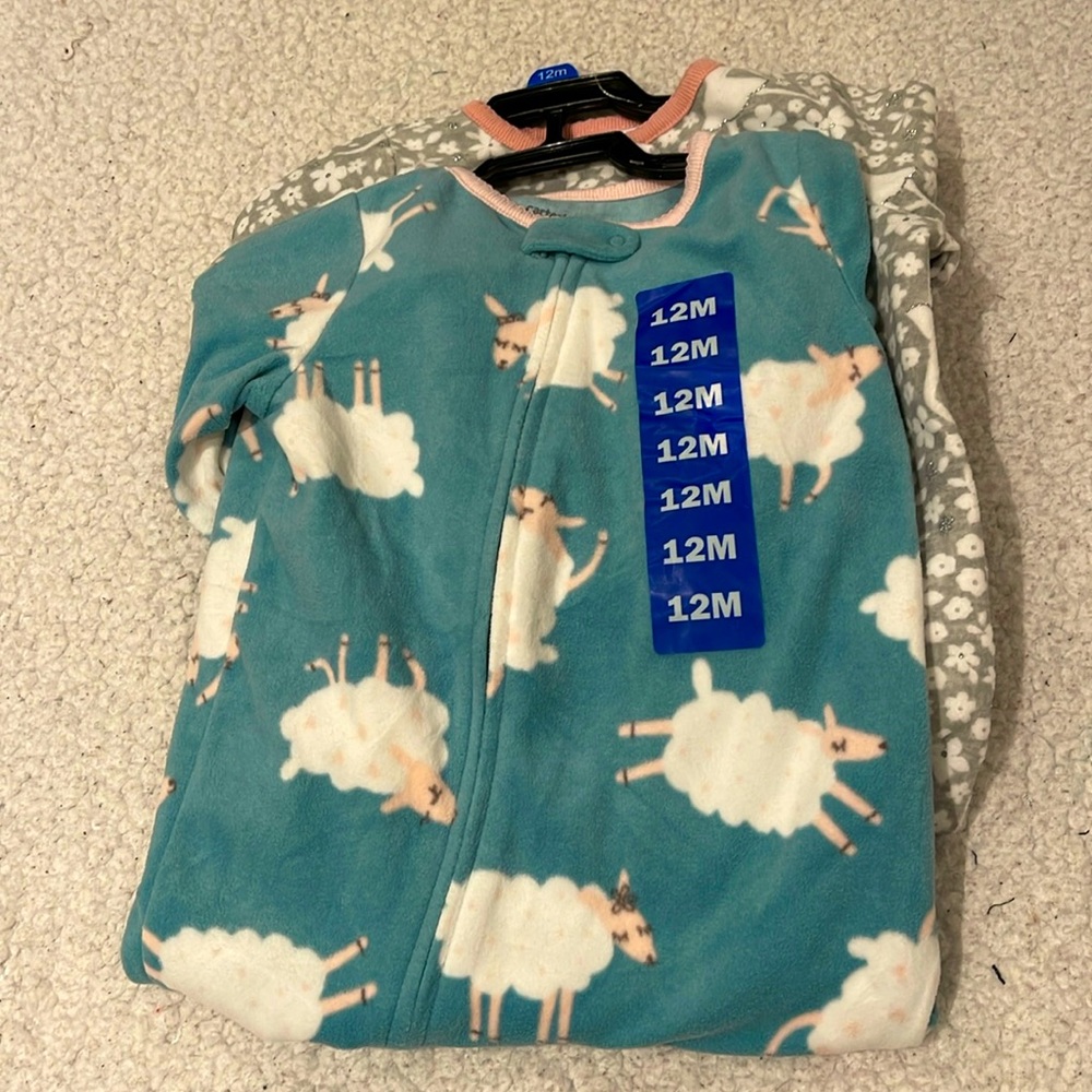 12M: Carter's Pajamas 2pc set for Playtime